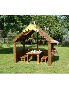 Casita de juegos de madera para exterior 2