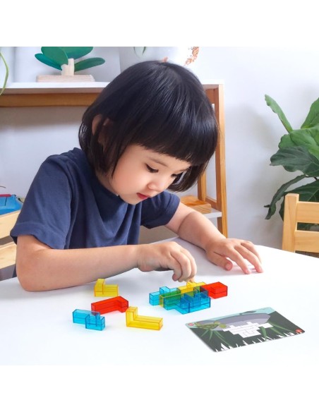 Pentominos 3D translúcidos